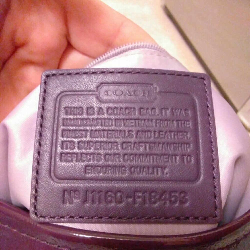 SOLD- Coach  👜👛 - Picture 3 of 6